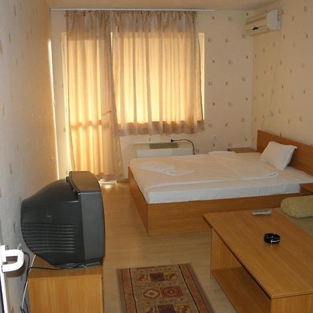 Hotel Pilevski ブラゴエヴグラト エクステリア 写真
