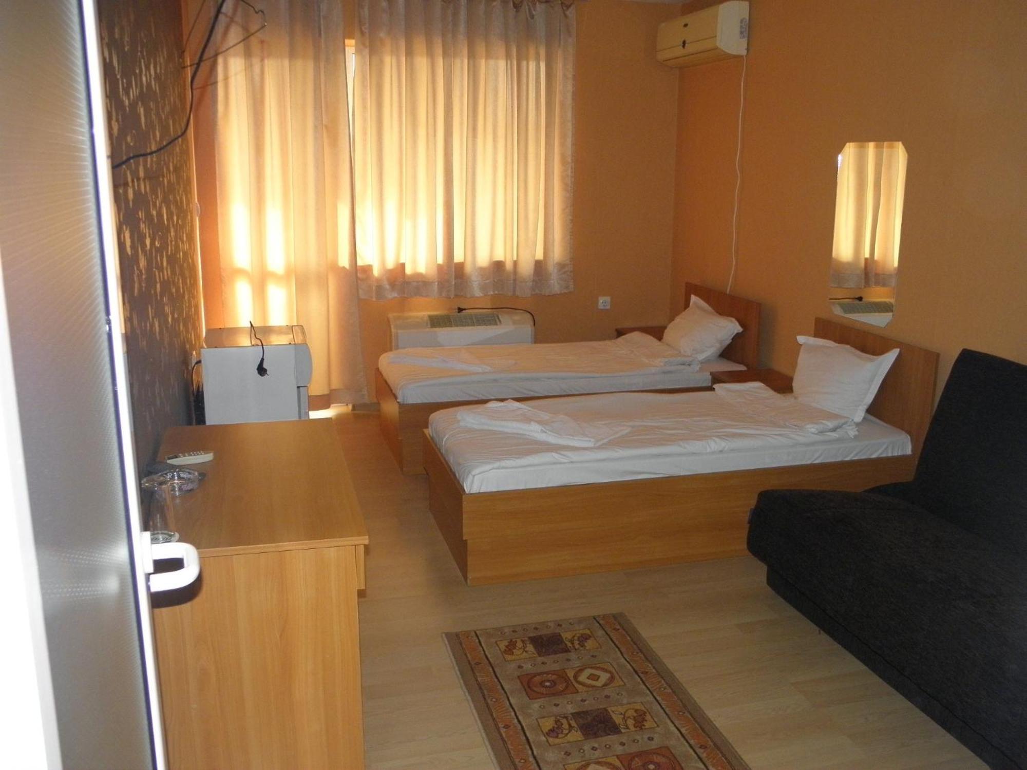 Hotel Pilevski ブラゴエヴグラト エクステリア 写真
