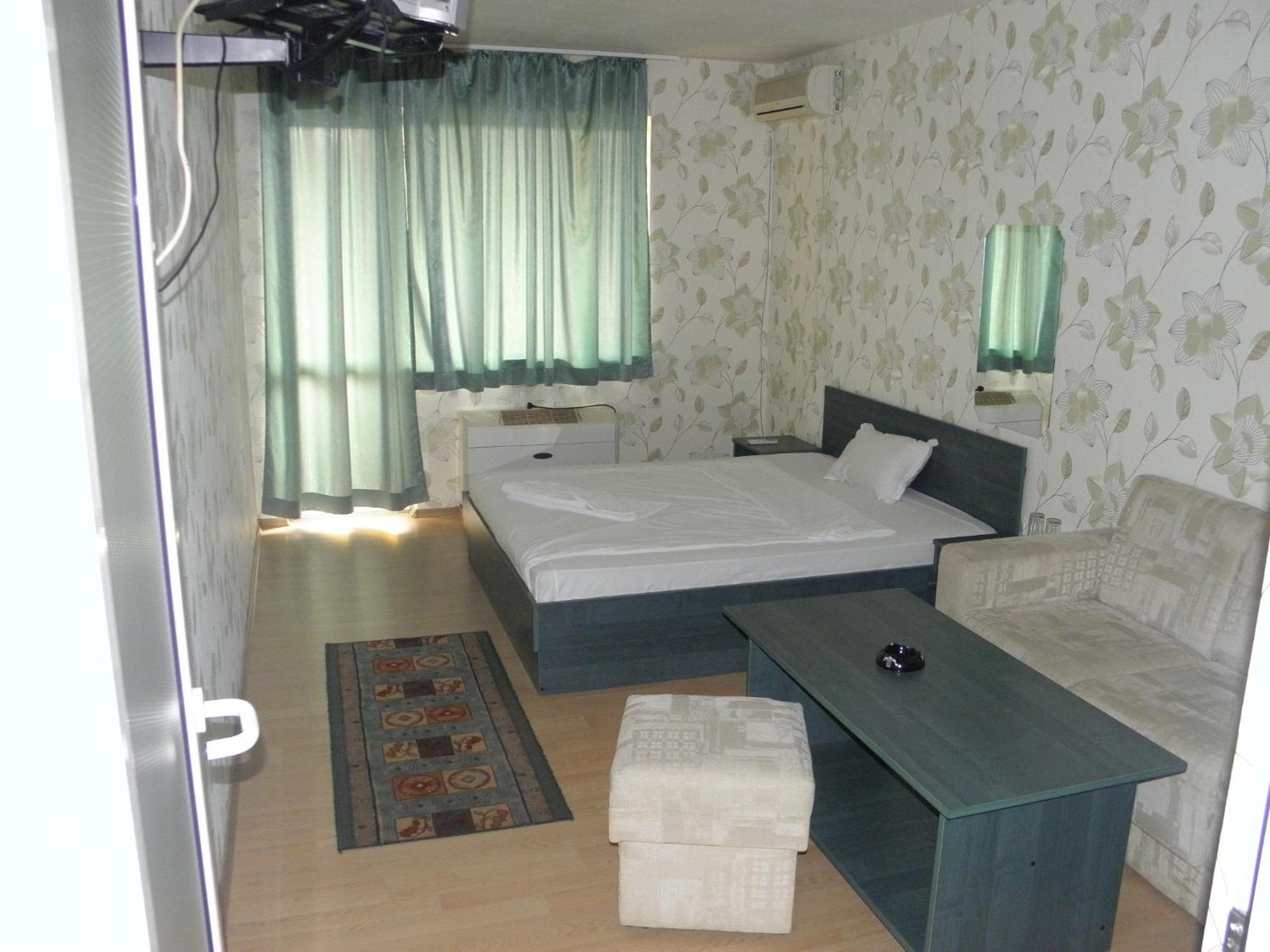 Hotel Pilevski ブラゴエヴグラト エクステリア 写真